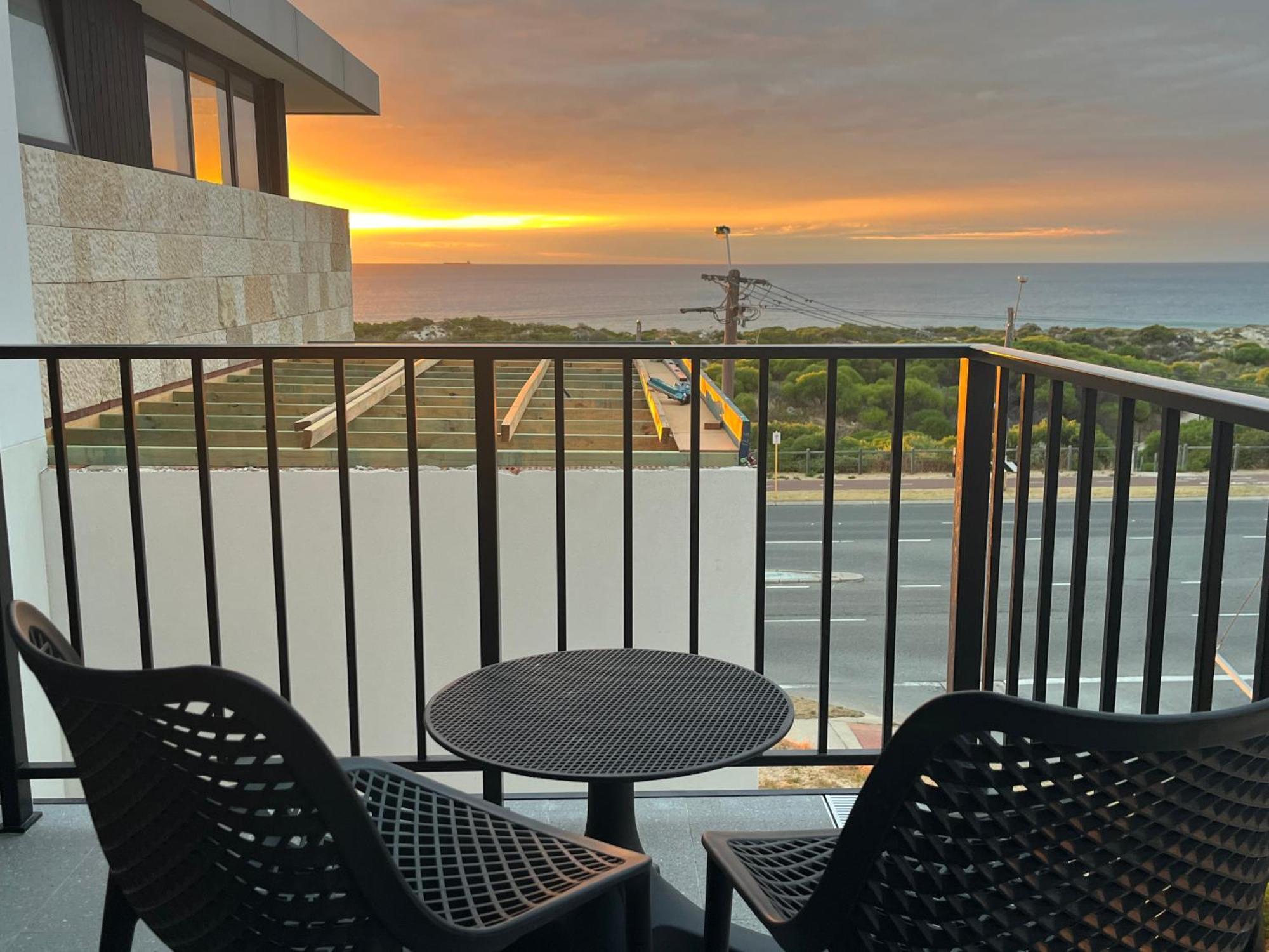 Beach House Perth — Photos 1